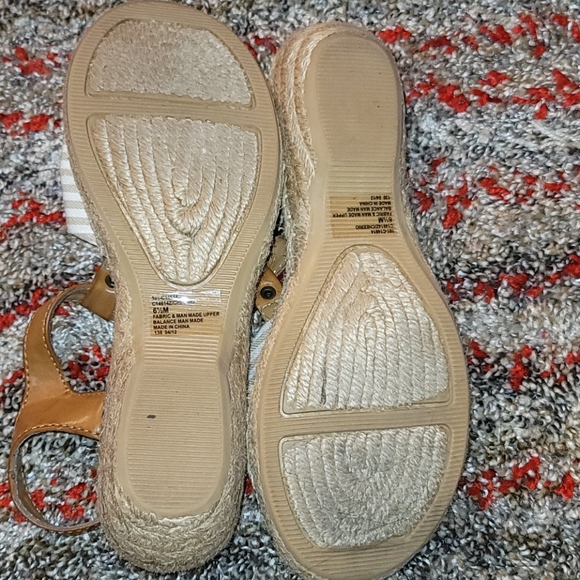 Sandals - Picture 2 of 2